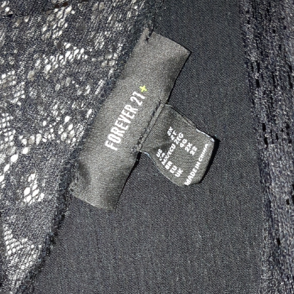 Forever 21 Black Lace Detail Top - Picture 4 of 6
